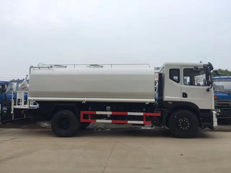 12噸(12方)東風(fēng)T5綠化灑水車圖片 12噸(12方)東風(fēng)T5綠化灑水車圖片