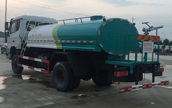 多功能灑水車——東風(fēng)四驅(qū)灑水車3