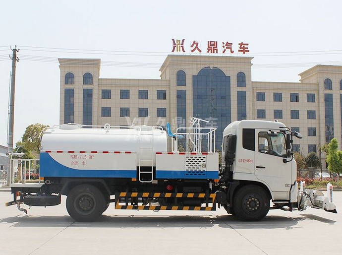 多功能灑水車(chē)——東風(fēng)天錦高壓清洗灑水車(chē)3