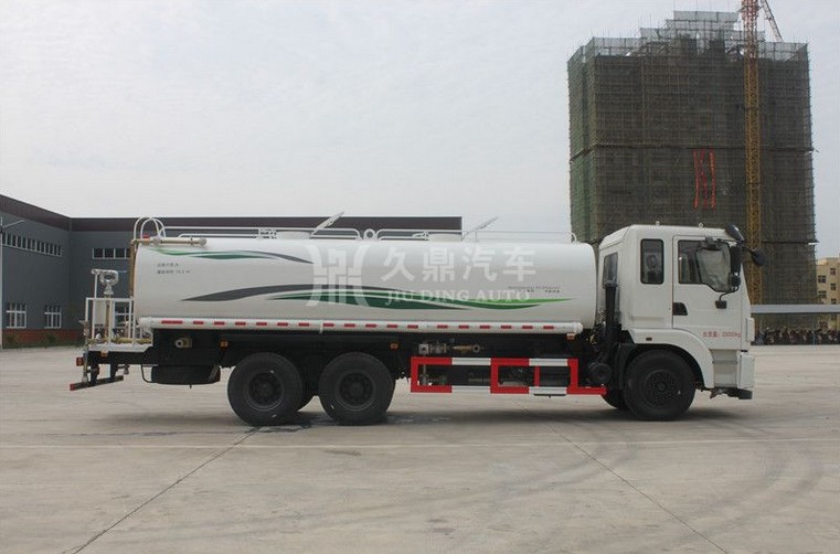 20噸(20方)東風后八輪綠化灑水車價格3