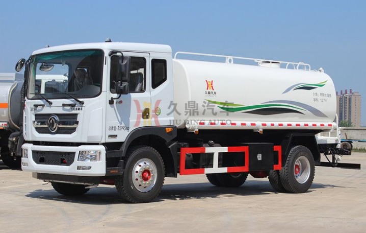 東風(fēng)多利卡D9灑水車(chē)圖片 東風(fēng)多利卡D9灑水車(chē)圖片