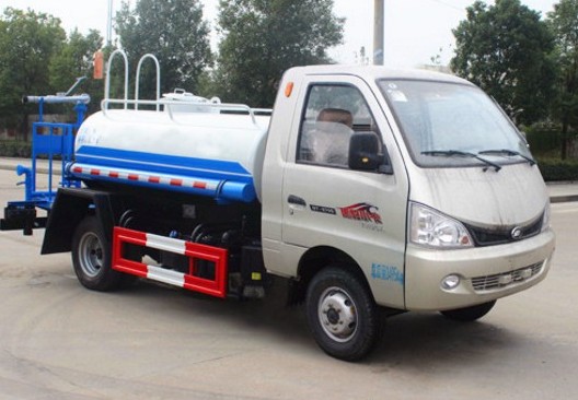 北汽黑豹2噸藍牌綠化灑水車4