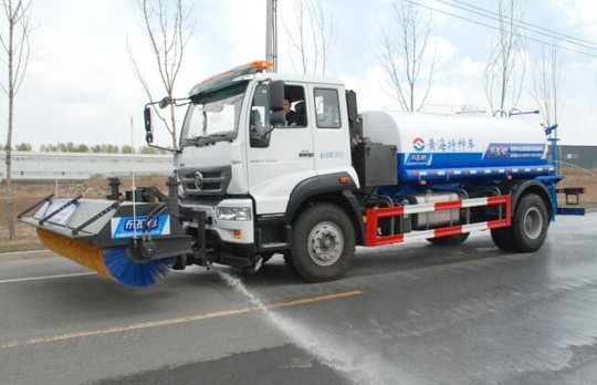 多功能高壓洗路車 多功能高壓洗路車