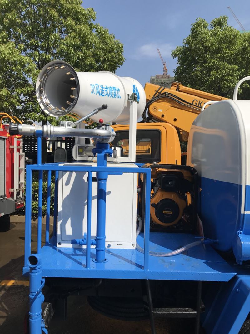 5方可以上藍(lán)牌的灑水車 5方可以上藍(lán)牌的灑水車