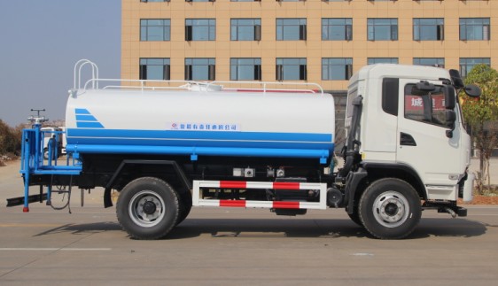 大運風度灑水車高清圖片 大運風度灑水車高清圖片