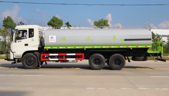 東風御龍后雙橋灑水車高清圖片 東風御龍后雙橋灑水車高清圖片