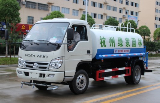 ����С��֮��3���ϑ�5����ˮ܇����DƬ