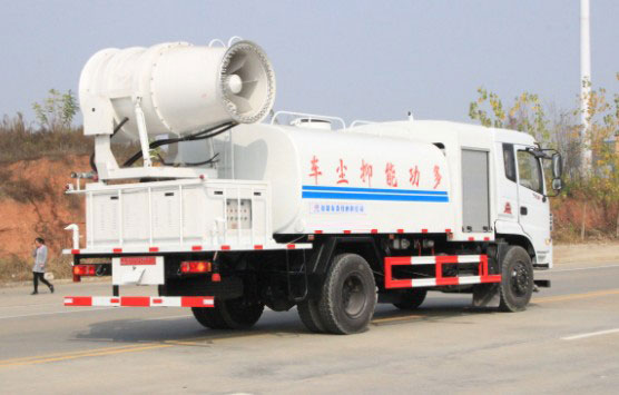 東風(fēng)御虎抑塵車高清圖片 東風(fēng)御虎抑塵車高清圖片