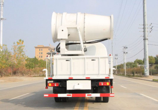 東風(fēng)御虎抑塵車高清圖片 東風(fēng)御虎抑塵車高清圖片