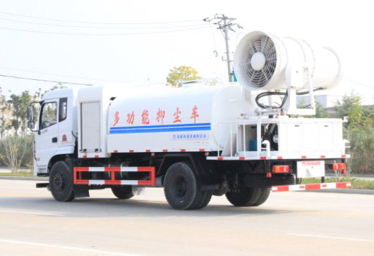 東風(fēng)御虎抑塵車高清圖片 東風(fēng)御虎抑塵車高清圖片