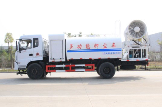 東風(fēng)御虎抑塵車高清圖片 東風(fēng)御虎抑塵車高清圖片