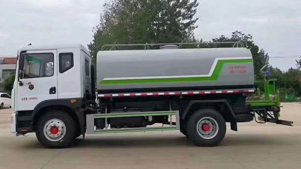 國六12方東風多利卡D9灑水車圖片 國六12方東風多利卡D9灑水車圖片