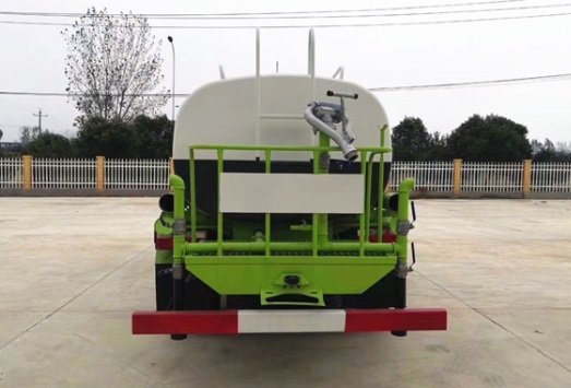 5方灑水車哪里有賣_國六東風福瑞卡5方綠化灑水車廠家價格多少錢?4