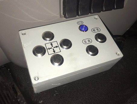 ��ˮ܇(ch��)ǰ��늄�(d��ng)��ˮ�ڿ������DƬ