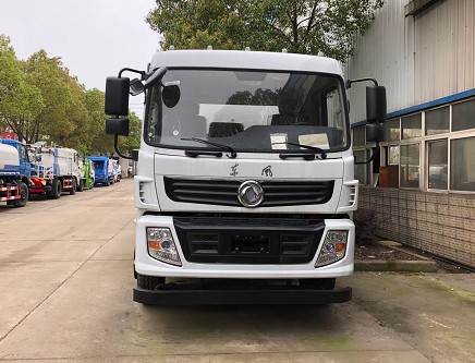 15噸灑水車型號及價格_國六15方東風隨專D913綠化灑水車廠家價格2