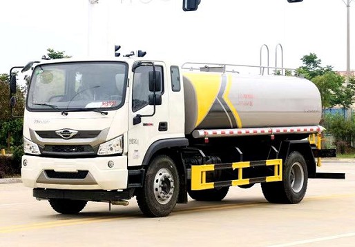 15噸灑水車廠家_國六15方福田瑞沃ES7綠化灑水車廠家價格2