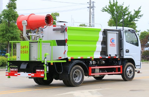 藍牌灑水車價格查詢_國六東風(fēng)小福瑞卡5噸抑塵車廠家價格-程力抑塵車4