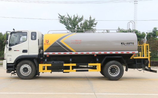 國(guó)六福田時(shí)代新領(lǐng)航12方灑水車 國(guó)六福田時(shí)代新領(lǐng)航12方灑水車