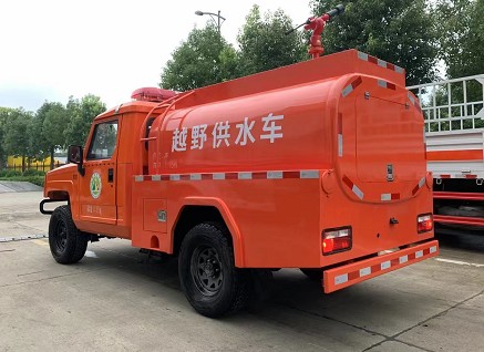北汽勇士四驅(qū)越野供水車圖片 北汽勇士四驅(qū)越野供水車圖片