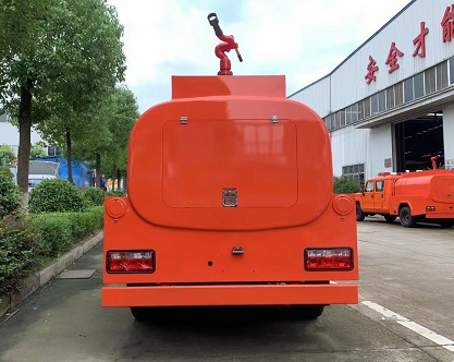 北汽勇士四驅(qū)越野供水車圖片 北汽勇士四驅(qū)越野供水車圖片