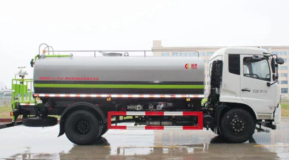 楚帝智聯灑水車 楚帝智聯灑水車