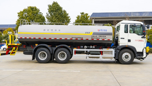重汽汕德卡后八輪18方灑水車 重汽汕德卡后八輪18方灑水車