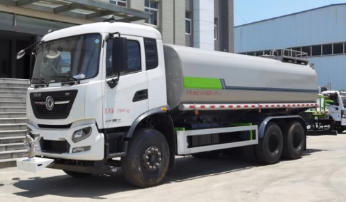 工程灑水車廠家_東風(fēng)天錦后雙橋22方灑水車2