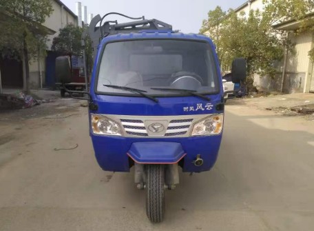 柴油三輪掛桶垃圾車 柴油三輪掛桶垃圾車