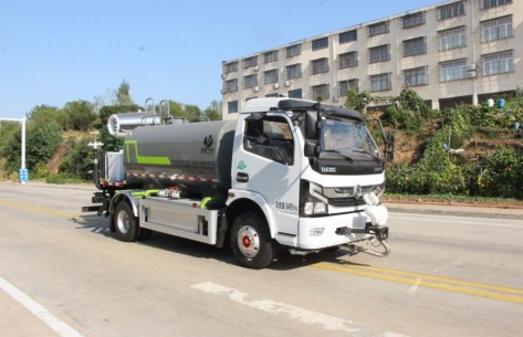 東風(fēng)凱普特5方純電動灑水車_CLT5080GPSEQBEV型純電動綠化噴灑車2