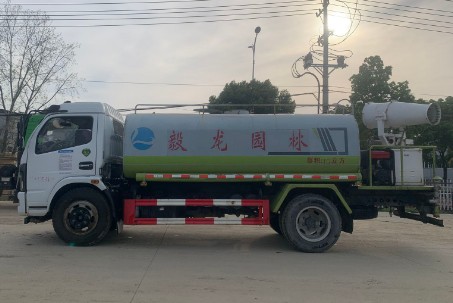 二手灑水車價格_二手東風福瑞卡10方灑水車帶30米霧炮3