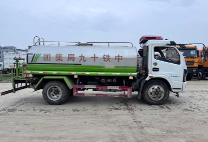 昆明二手灑水車_二手10噸灑水車_個(gè)人附近二手灑水車轉(zhuǎn)讓4