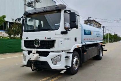 陜汽德龍純電動灑水車_12方新能源灑水車2